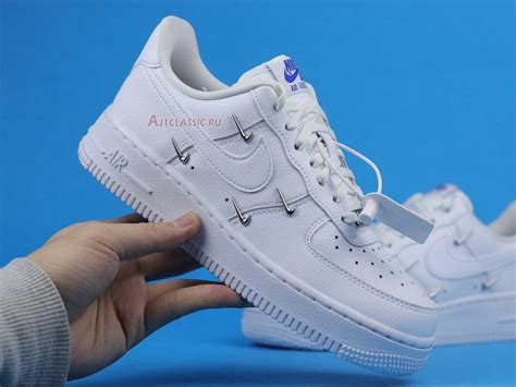 nike air force 1'07 lx